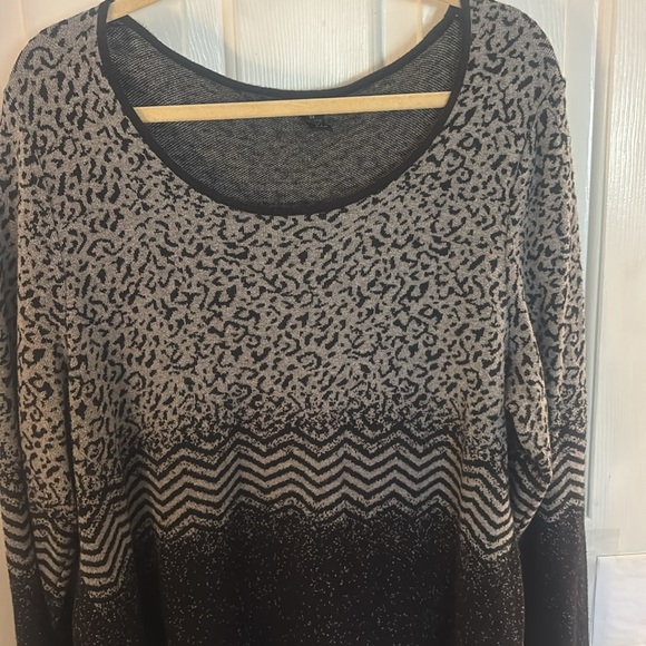 Animal print/black tunic sweater top - Picture 2 of 5